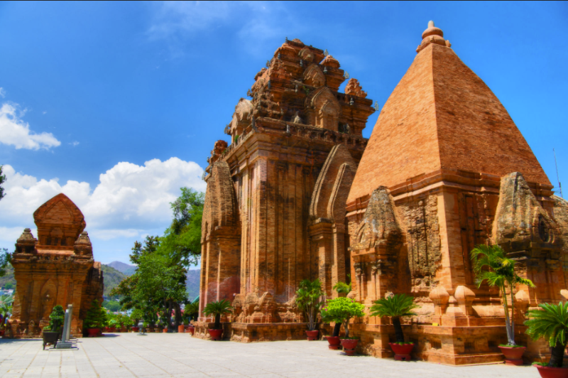 Cẩm nang du lịch bụi Nha Trang cho người mới