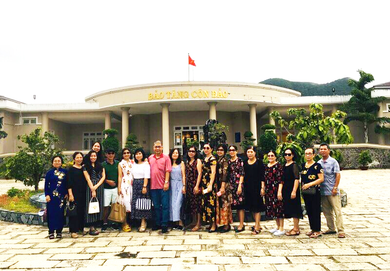 Kinh nghiệm du lịch tâm linh Côn Đảo - Trang phục