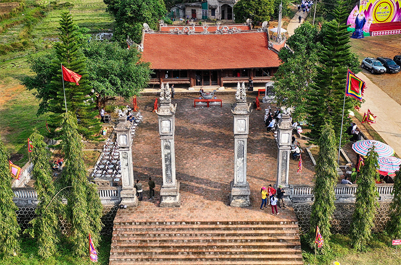 Du lịch Bình Liêu dự lễ hội đình Lục Nà