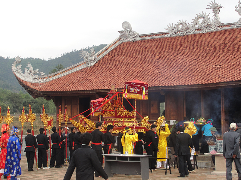 Du lịch Bình Liêu dự lễ hội đình Lục Nà 2020