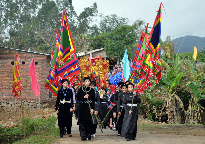 Du lịch Bình Liêu dự lễ hội đình Lục Nà 2021