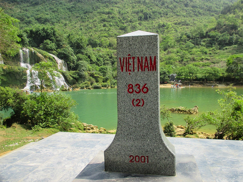 Thác Bản Giốc ở đâu - Cột mốc