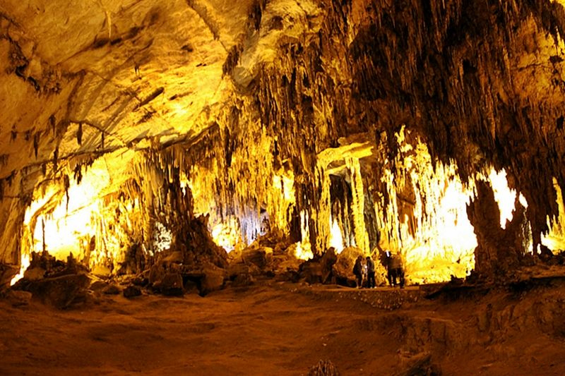 Bên trong động ma Hua Mạ